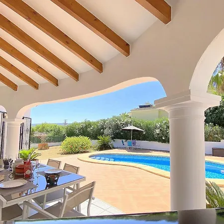 2 Chambres Avec Piscine Villa